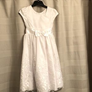 1st communion or flower girl embroidered white dress in girls size 8